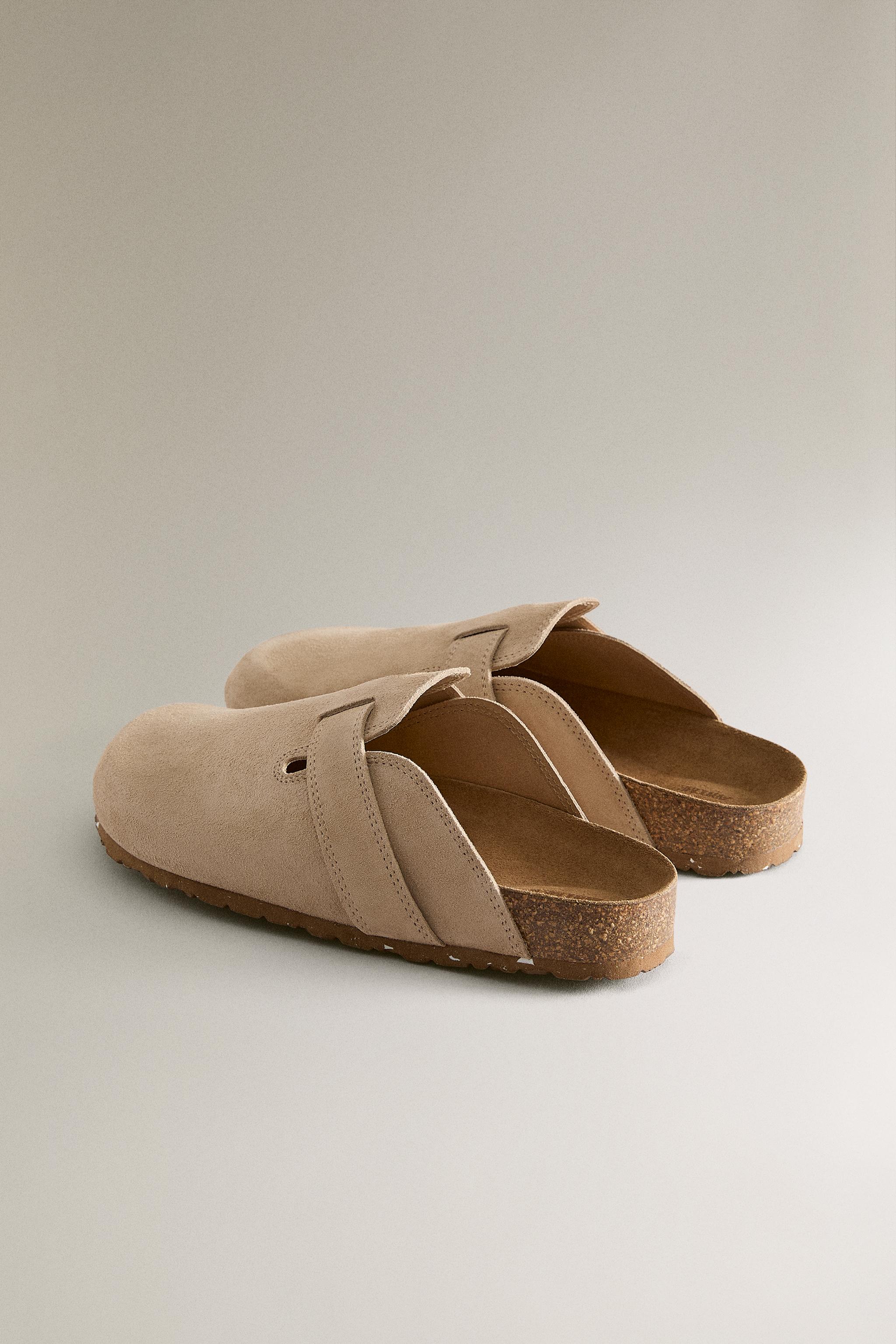 LEATHER CLOGS WITH STRAP